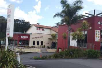 Retail in Rosedale for sale