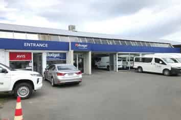 Office / Warehouse Close to Airport