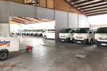 Office / Warehouse Close to Airport