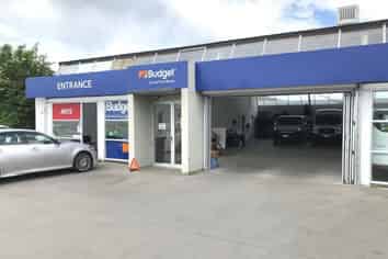 Office / Warehouse Close to Airport