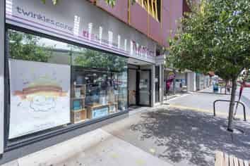 Great retail location at Lynn Mall   