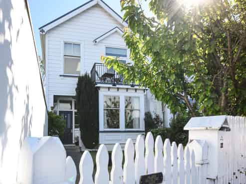 32 Erin Street, Roslyn