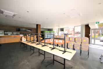 Excellent Exposure / Cafe Premises