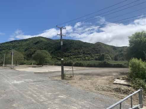 Haywards interchange design build and yard options