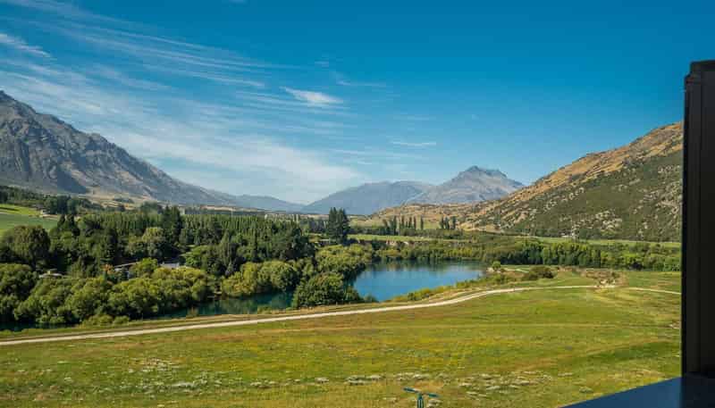 B2 unit 307 - 18 Mountain Ash Drive, 