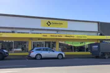 Huge Retail Building!