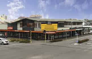 High yielding multi tenanted investment