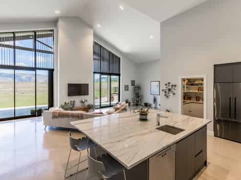 211 McArthur Road, Alexandra