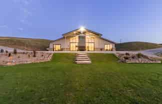 211 McArthur Road, Alexandra