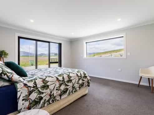 211 McArthur Road, Alexandra