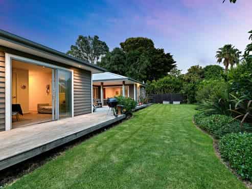 5 Wrybill Way, Point Wells