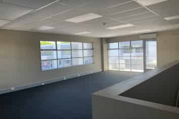 Tidy Office Space in Burnside