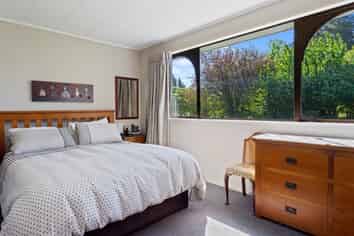 33 Guys Road, Yaldhurst