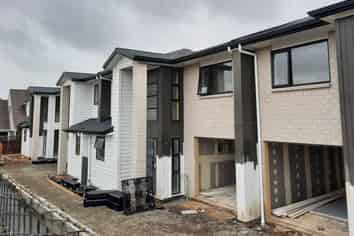 3/4 Eden Street, Mangere East