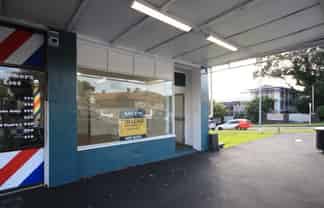 Corner retail opportunity!