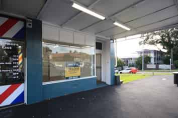 Corner retail opportunity!