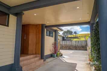 6 Stratford Drive, Cable Bay