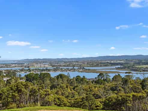 Lot 16 Leveloff Road, Paremoremo