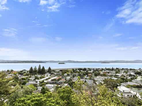 15 Karaka Street, Eastbourne