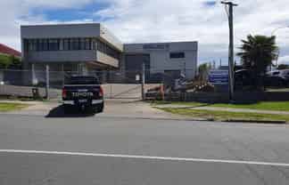 Standalone Warehouse in Great Location