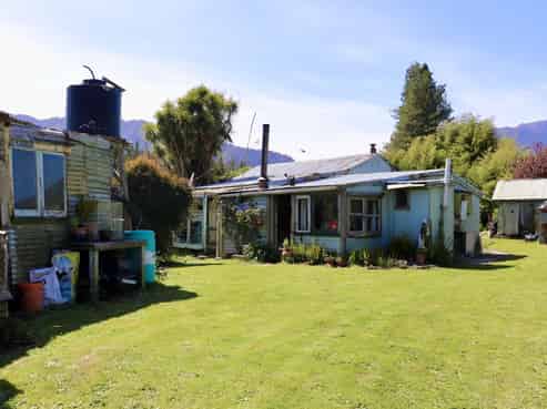 12 Con Street, Seddonville