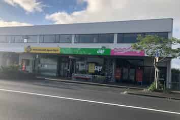 BIRKENHEAD RETAIL SHOP FOR LEASE