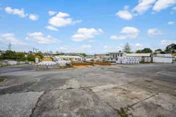 LARGE YARD AND BUILDINGS - LEASE ALL OR PART