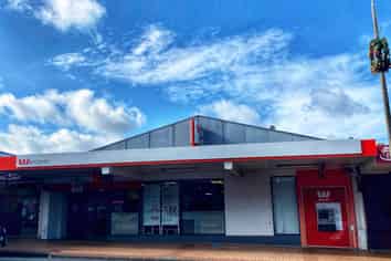 PRIME MILFORD RETAIL LOCATION - 305M²