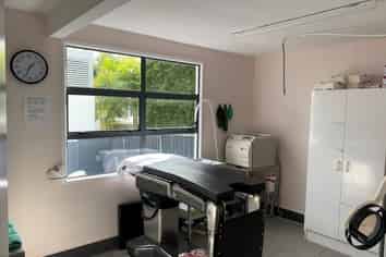 Remuera Office with Superb Signage