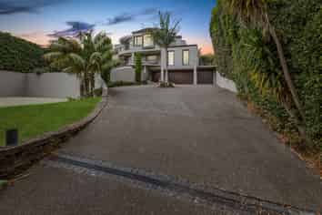 40 Bay Road, Saint Heliers