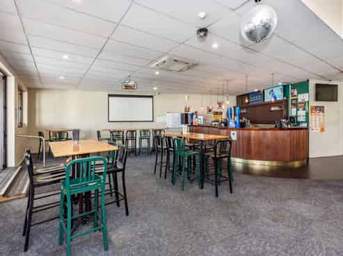 Split risk Investment on Springs Rd