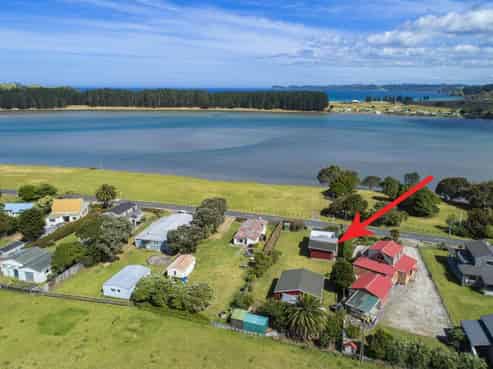 2177 Whananaki North Road, Whananaki