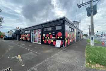 Retail or Office – Quiet Royal Oak Space