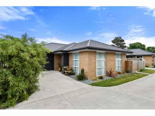 2/8 Ensors Road, Opawa