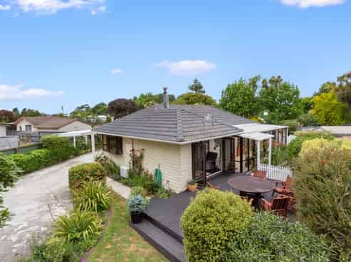 5 Collins Drive, Waikuku Beach