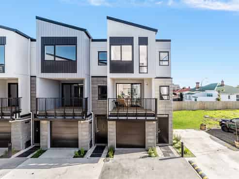 5 Houkura Way, Sandringham