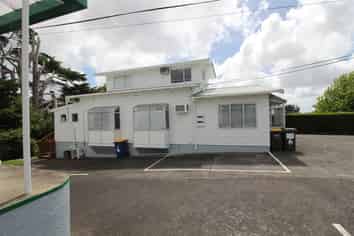 Glen Eden Attractive Self Contained