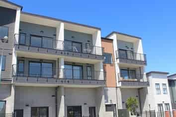 3/1 Aperira Lane, Wiri