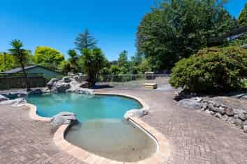 14 and 14A Springfield Road, Springfield