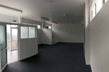 Retail or Office – Quiet Royal Oak Space