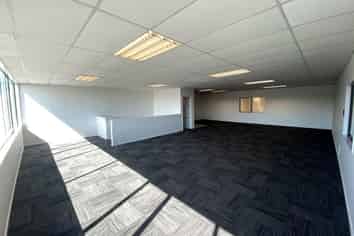 500sqm high stud warehouse with retail and office