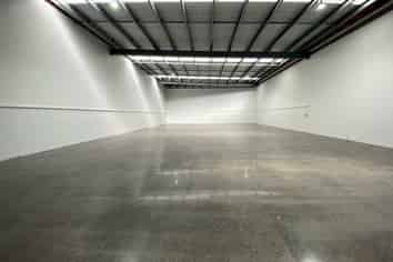 500sqm high stud warehouse with retail and office