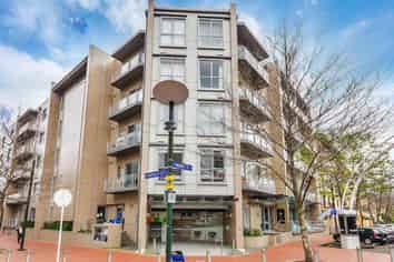 High profile office / retail investment