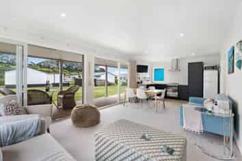 C3/535 Grahams Beach Road, Awhitu