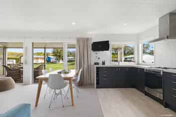 C3/535 Grahams Beach Road, Awhitu