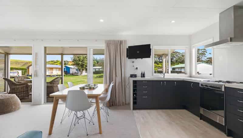 C3/535 Grahams Beach Road, Awhitu