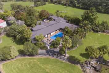 RESIDENTIAL LIFESTYLE PROPERTY WITH INCOME