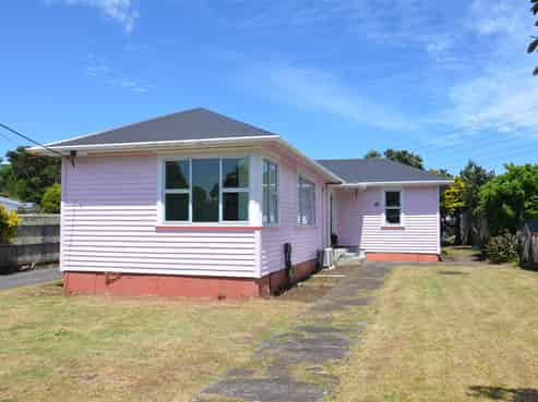 31 Paritutu Road, Spotswood