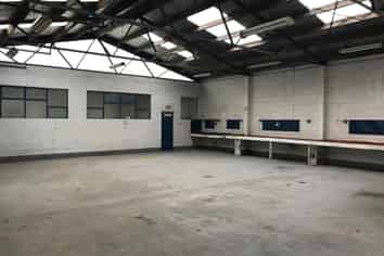 Warehouse with Security Fenced Yard