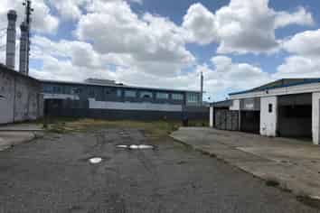 Warehouse with Security Fenced Yard